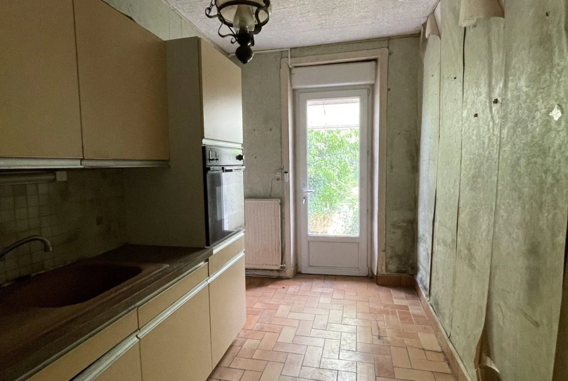 Maison à vendre à Guipry-Messac avec grand potentiel de rénovation 
