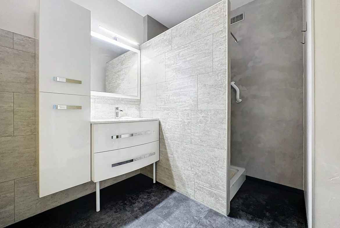 Appartement T3 à Metz - Résidence des années 1960, garage, cave, 190 000 € 