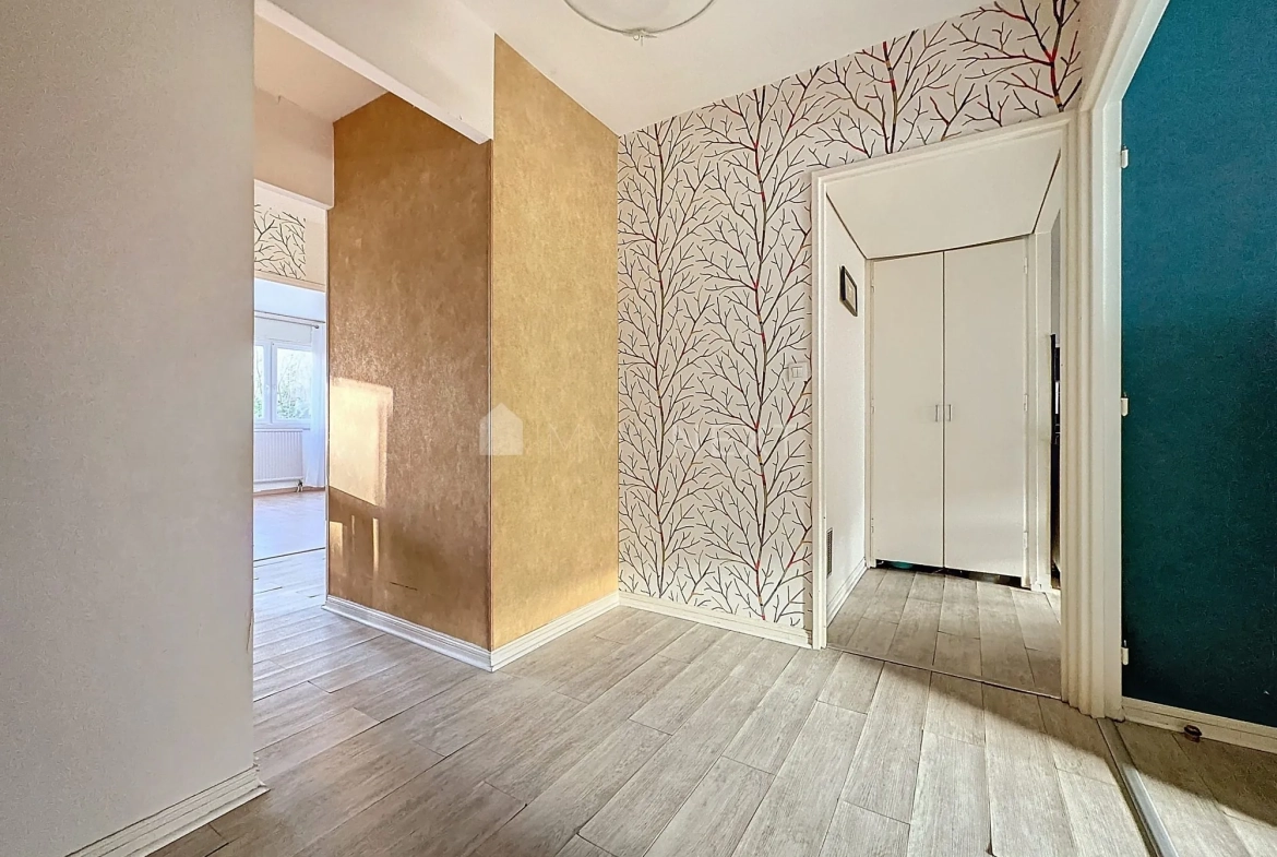 Appartement T3 à Metz - Résidence des années 1960, garage, cave, 190 000 € 