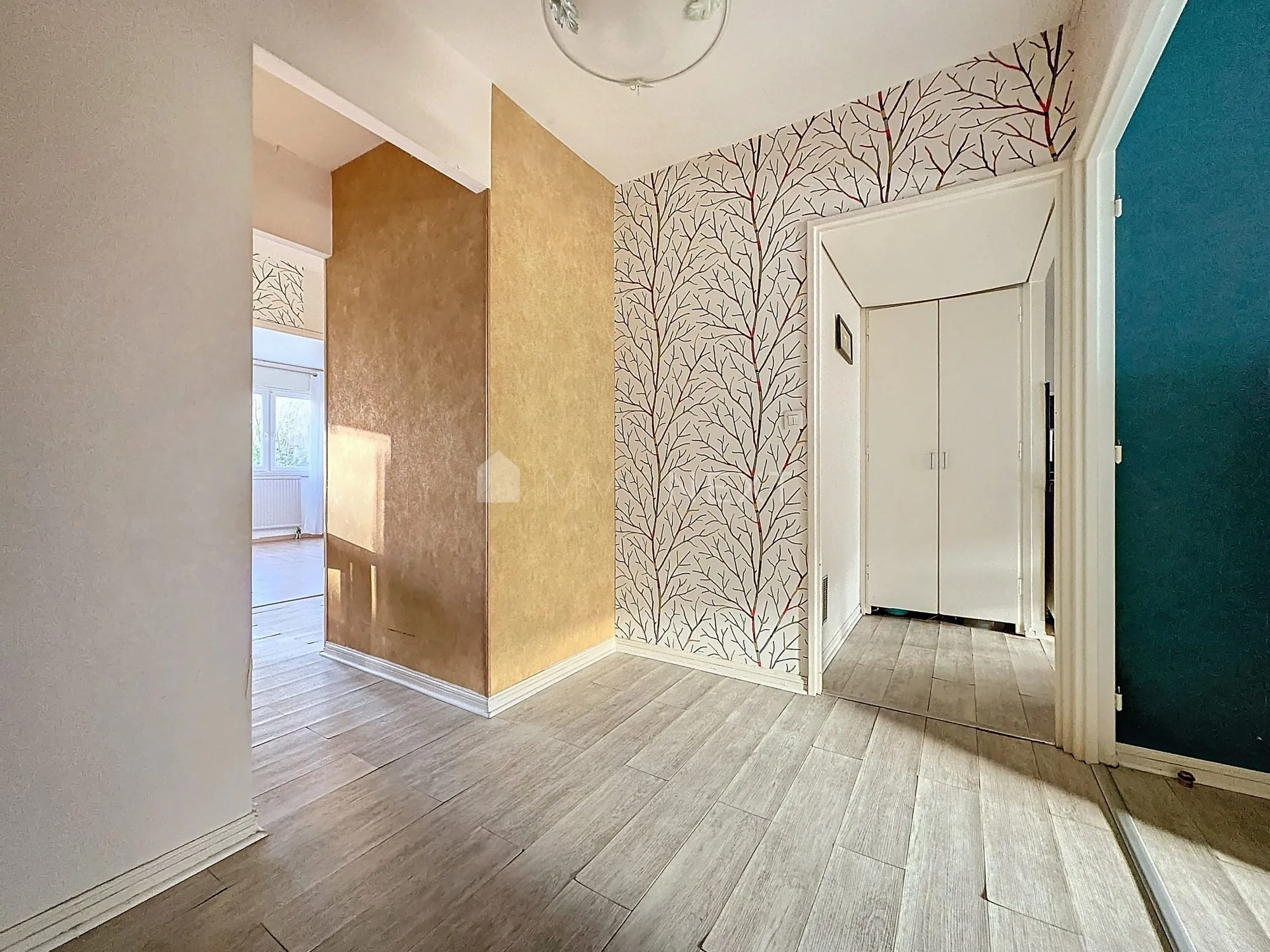 Appartement T3 à Metz - Résidence des années 1960, garage, cave, 190 000 € 