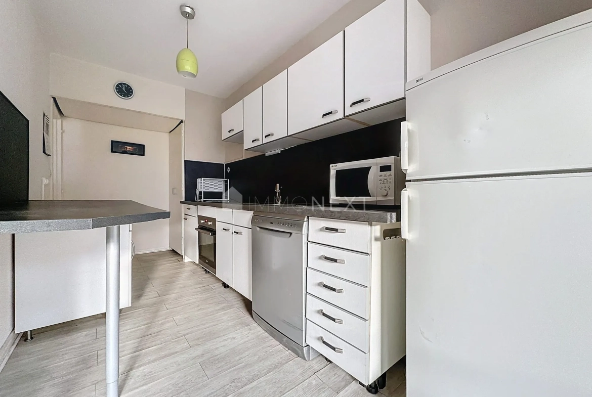 Appartement T3 à Metz - Résidence des années 1960, garage, cave, 190 000 € 