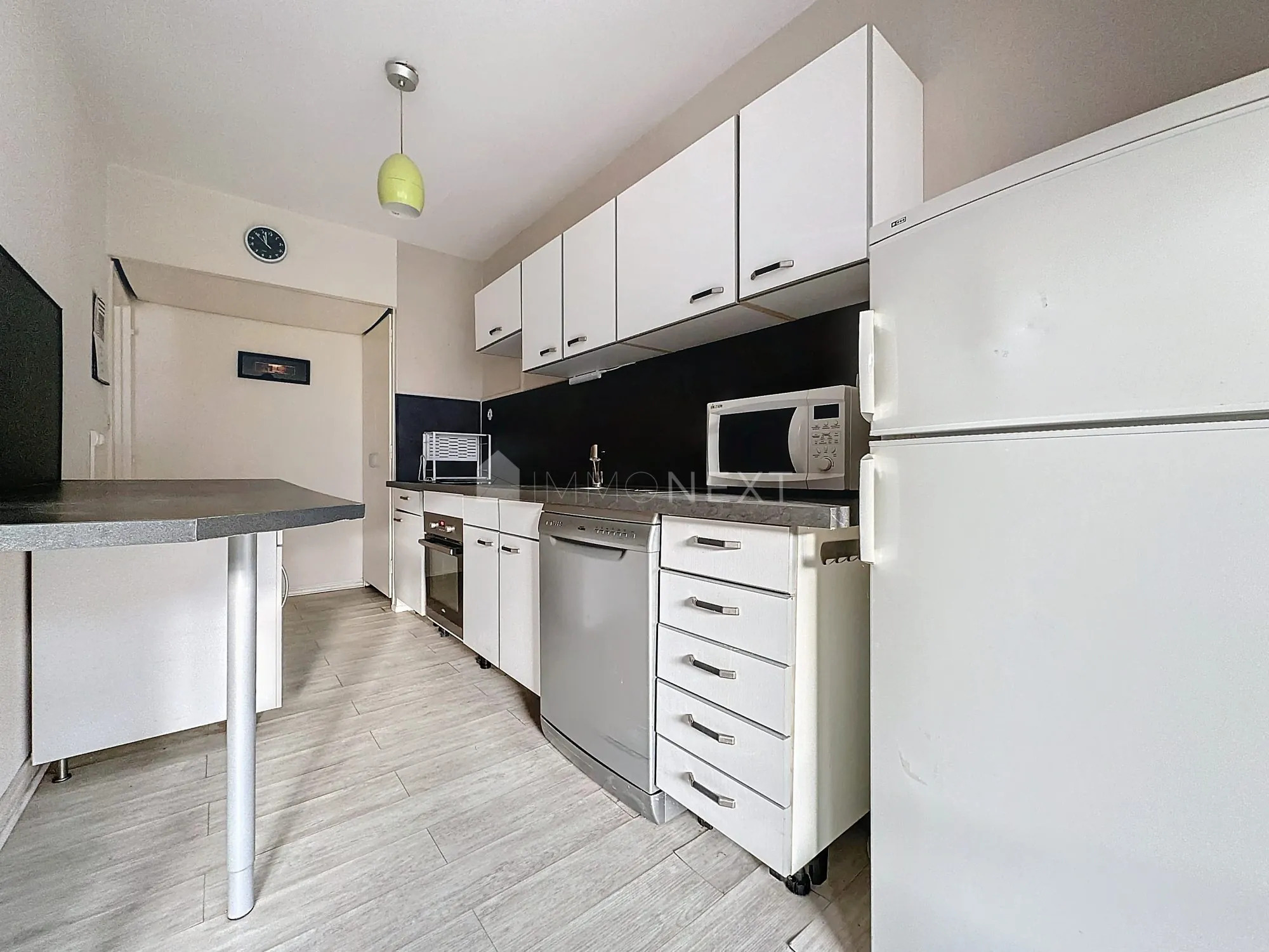 Appartement T3 à Metz - Résidence des années 1960, garage, cave, 190 000 € 
