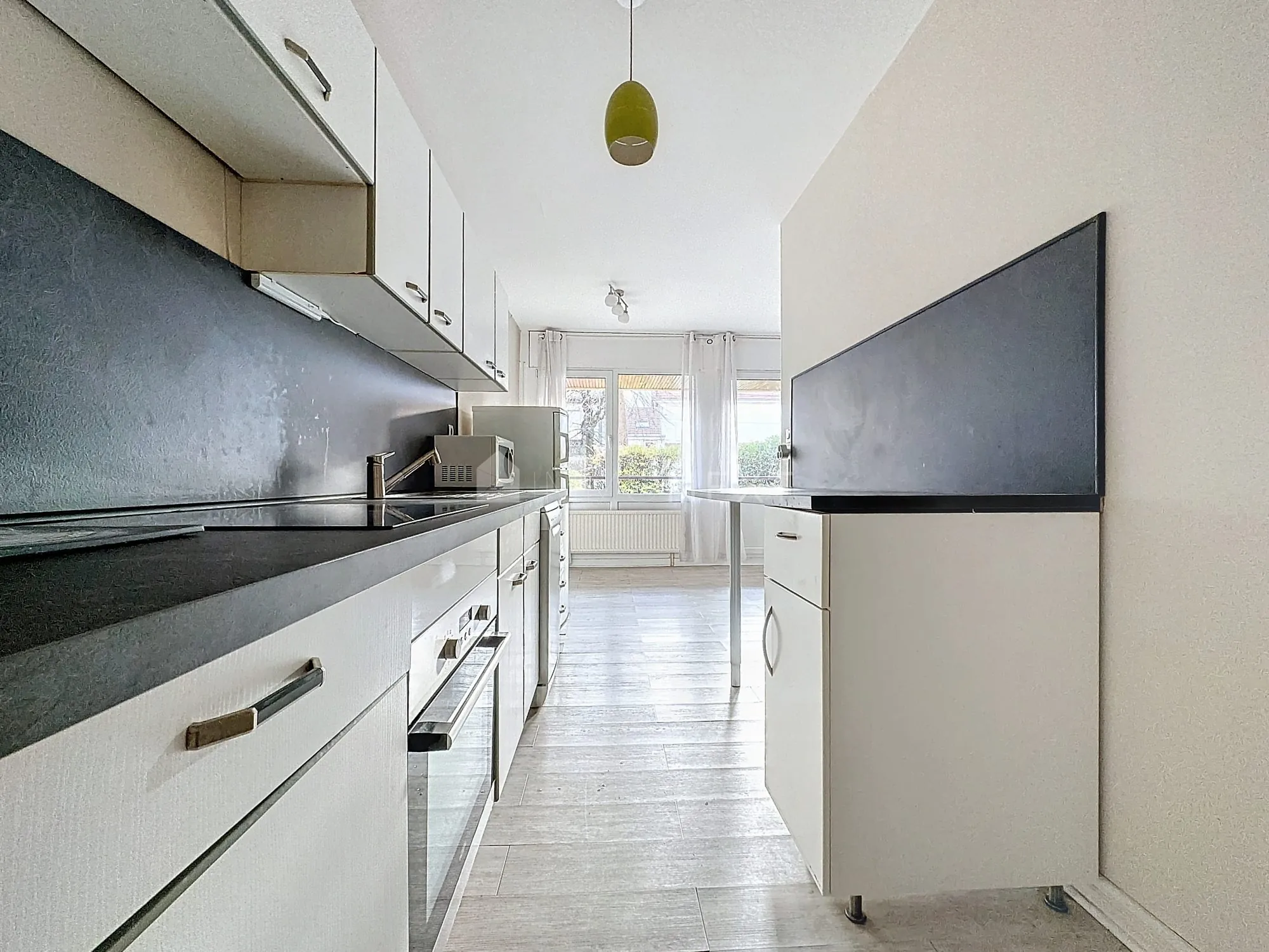 Appartement T3 à Metz - Résidence des années 1960, garage, cave, 190 000 € 