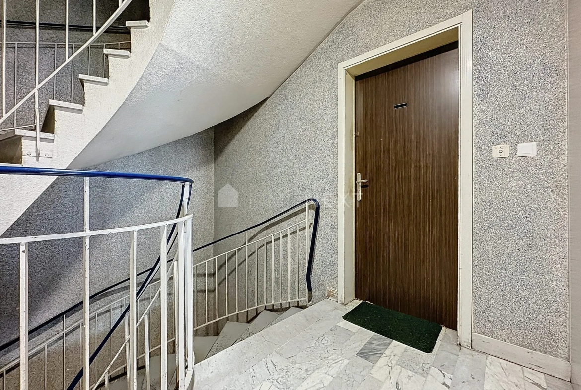 Appartement T3 à Metz - Résidence des années 1960, garage, cave, 190 000 € 