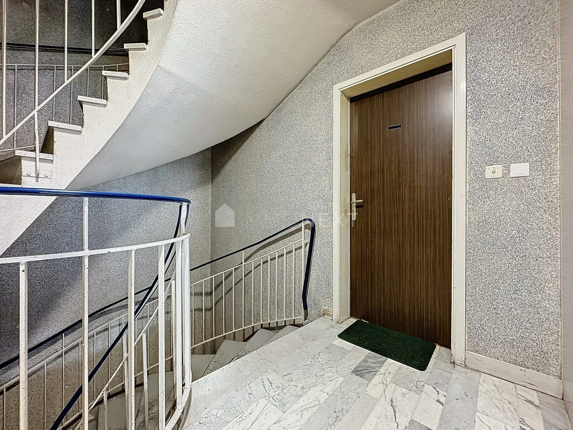 Appartement T3 à Metz - Résidence des années 1960, garage, cave, 190 000 € 