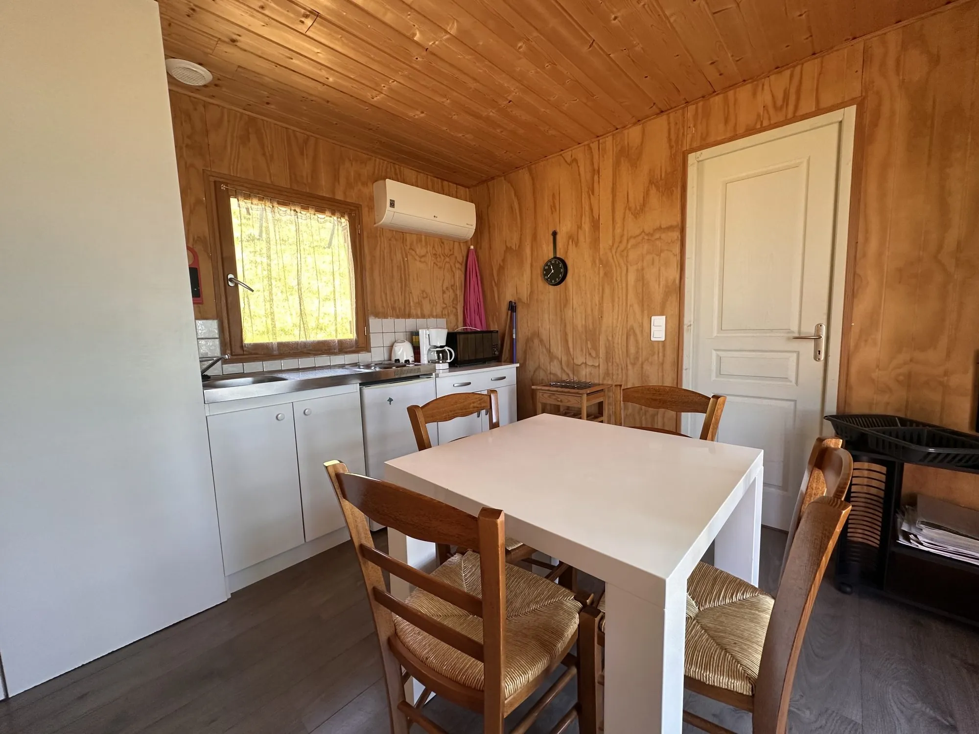 Petit camping à vendre avec réservations en cours dans un cadre naturel paisible 