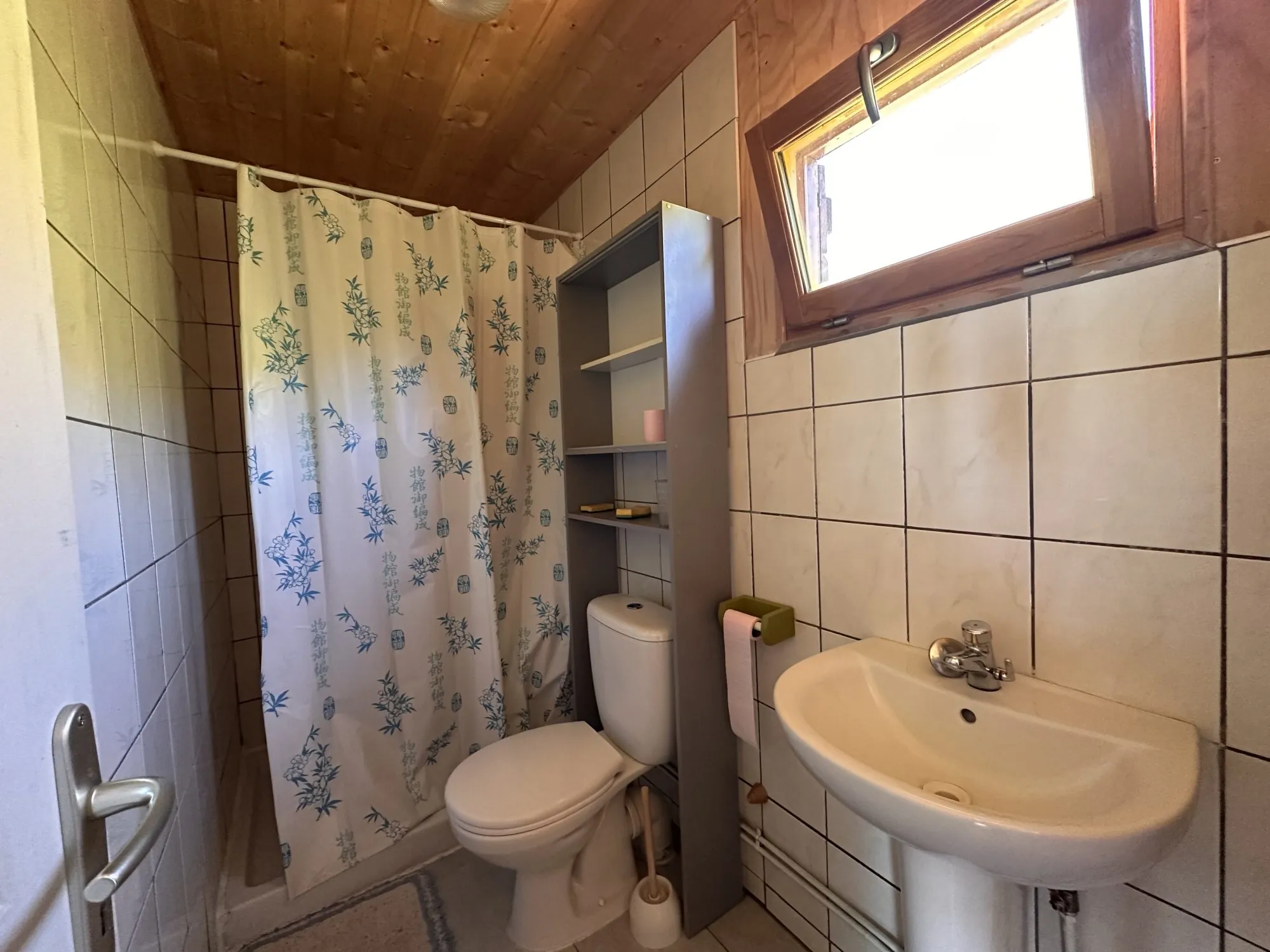 Petit camping à vendre avec réservations en cours dans un cadre naturel paisible 