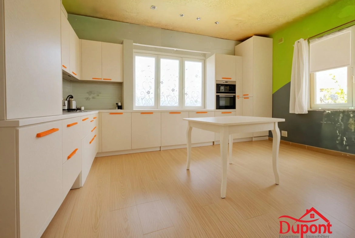 Maison individuelle à Vred de 131,66 m² avec jardin et dépendances 