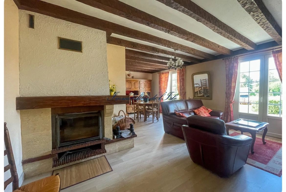 Maison familiale authentique à Coulounieix-Chamiers, à 5 min de Périgueux, avec terrain piscinable et garage 