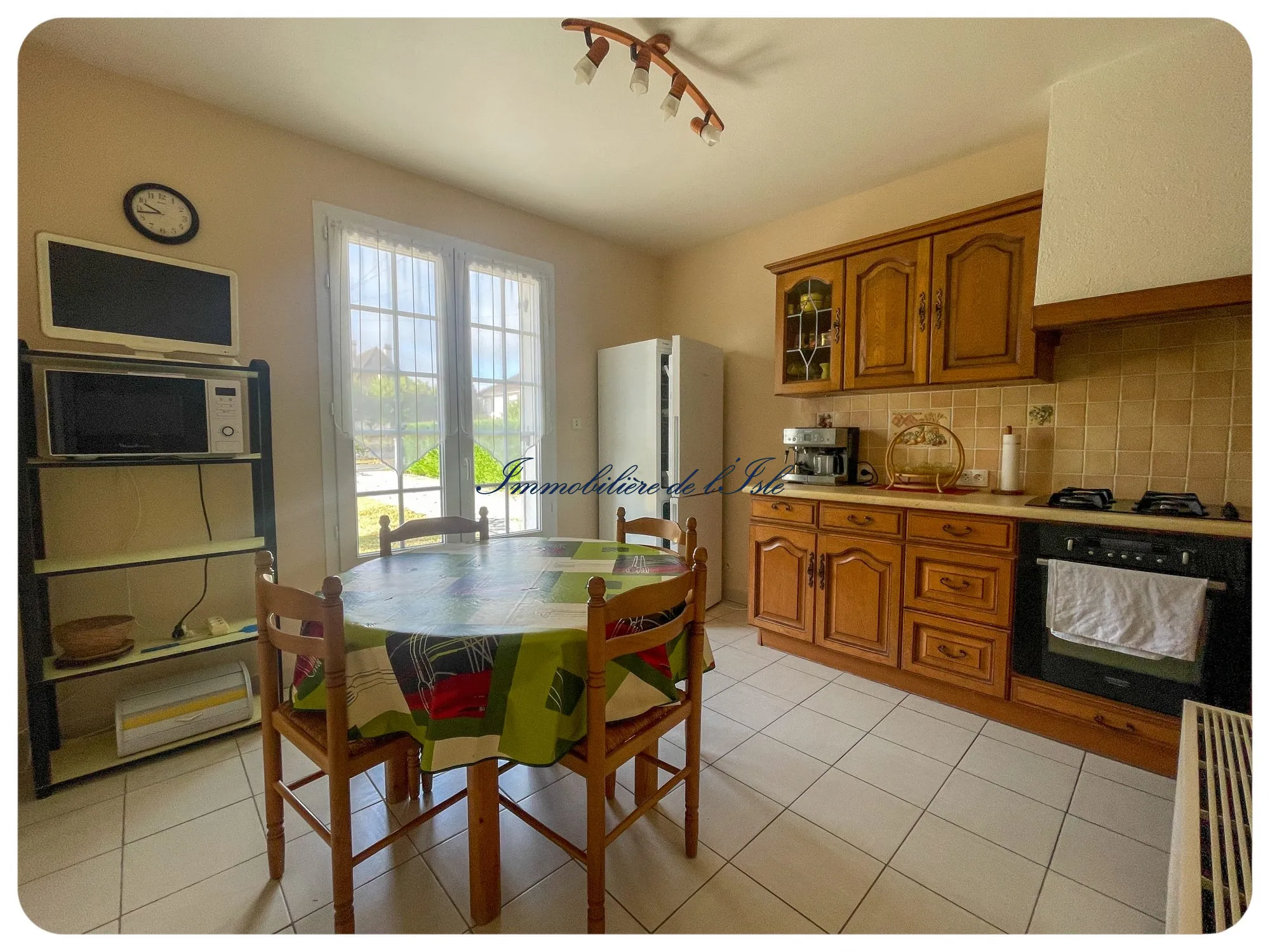 Maison familiale authentique à Coulounieix-Chamiers, à 5 min de Périgueux, avec terrain piscinable et garage 