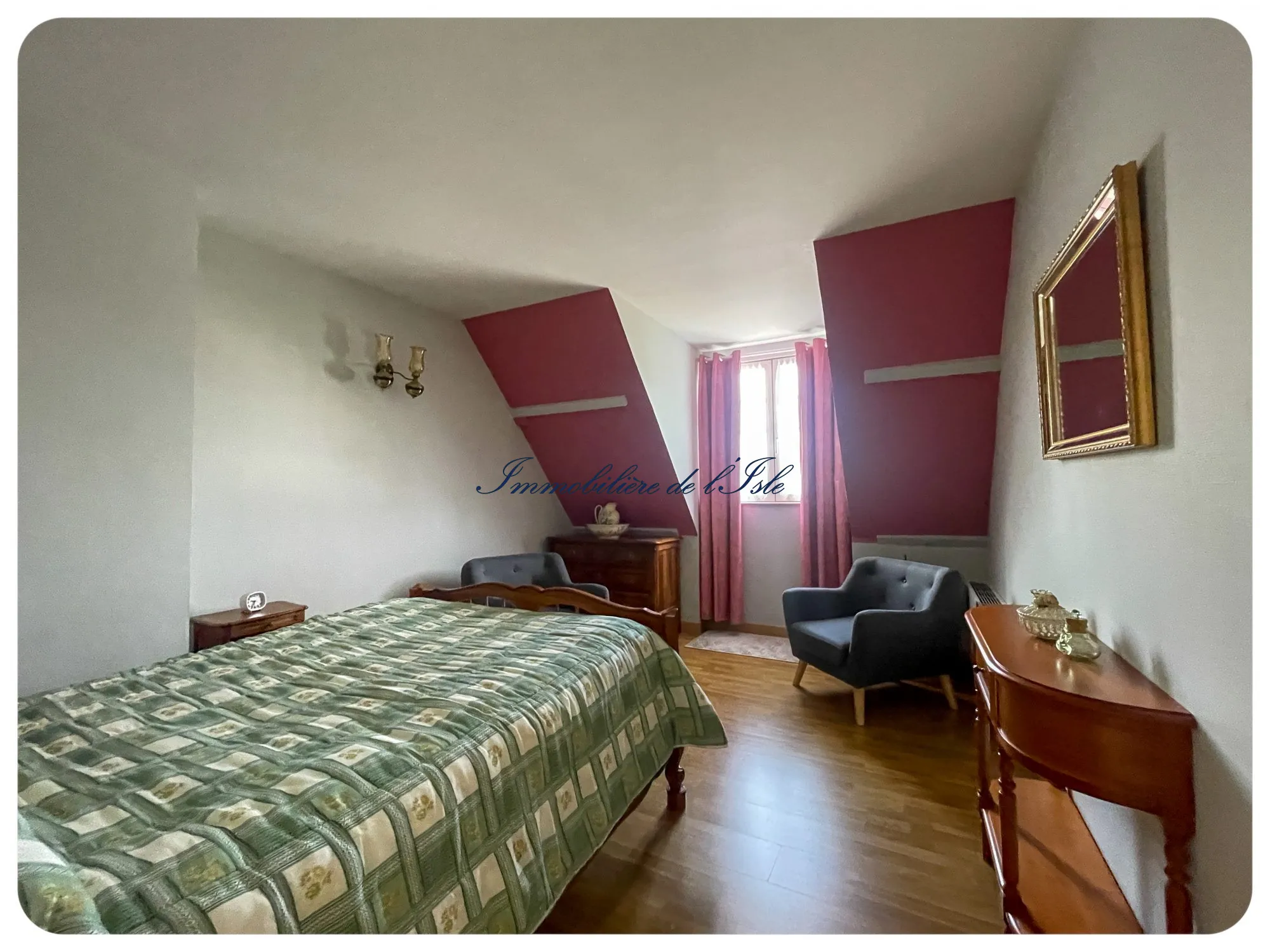 Maison familiale authentique à Coulounieix-Chamiers, à 5 min de Périgueux, avec terrain piscinable et garage 