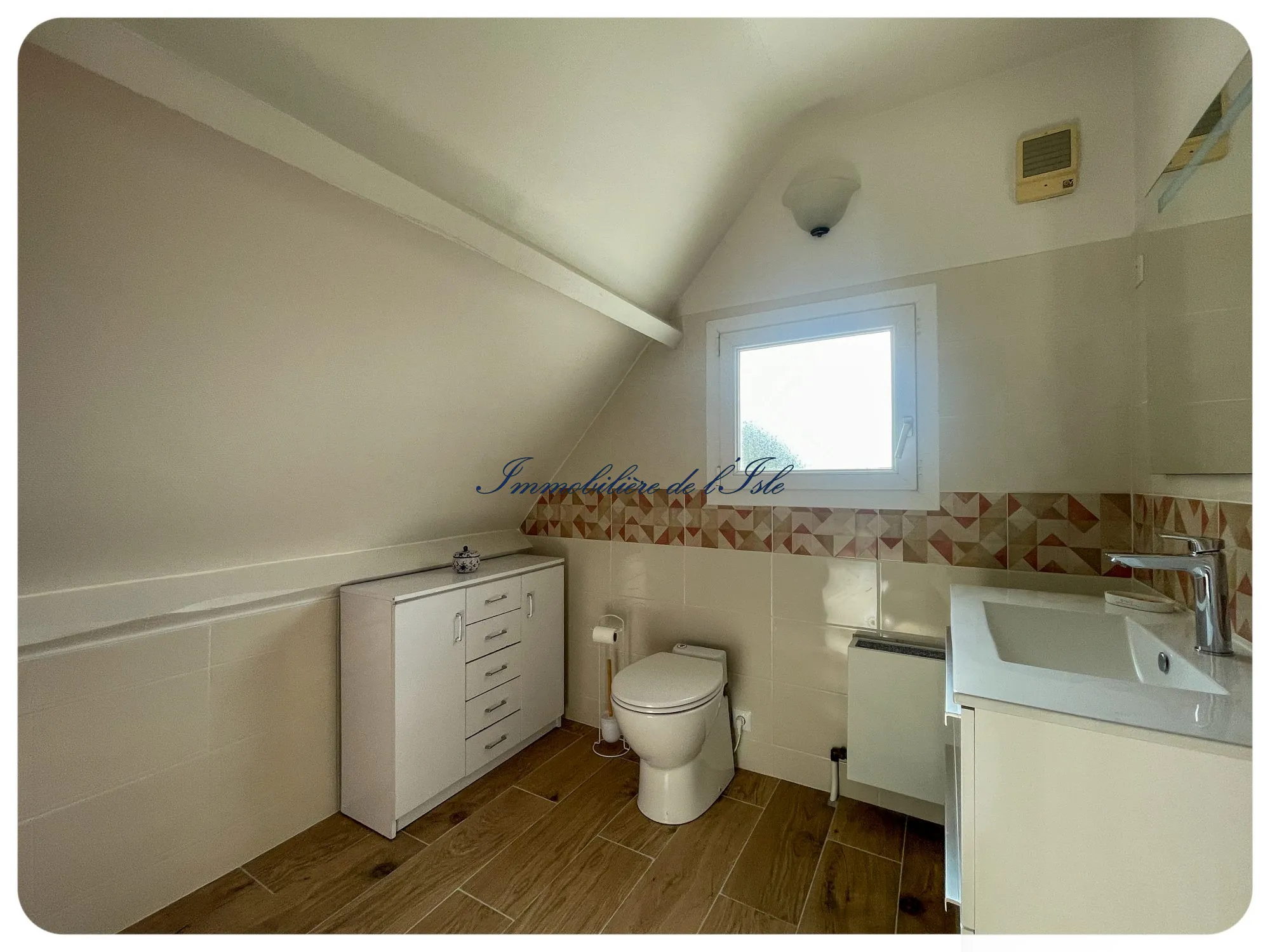 Maison familiale authentique à Coulounieix-Chamiers, à 5 min de Périgueux, avec terrain piscinable et garage 