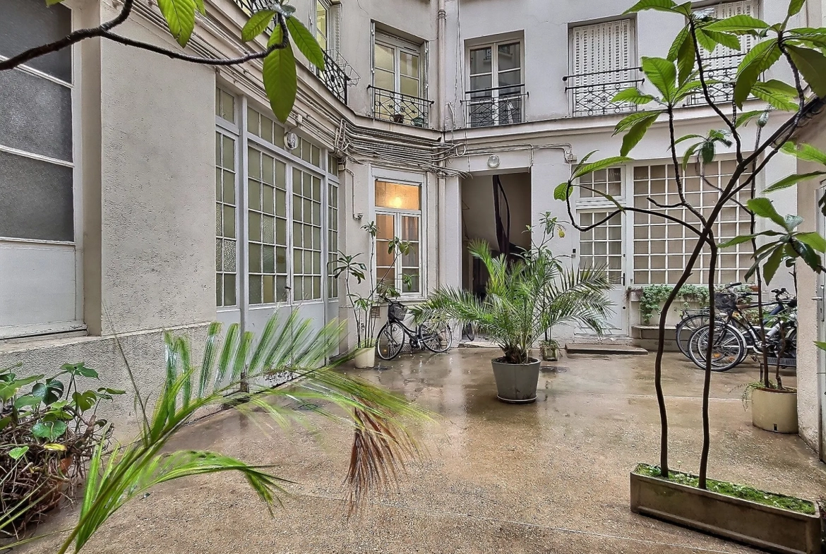 Studio à Paris IX proche Square Montholon - 14,20 m² à rénover 