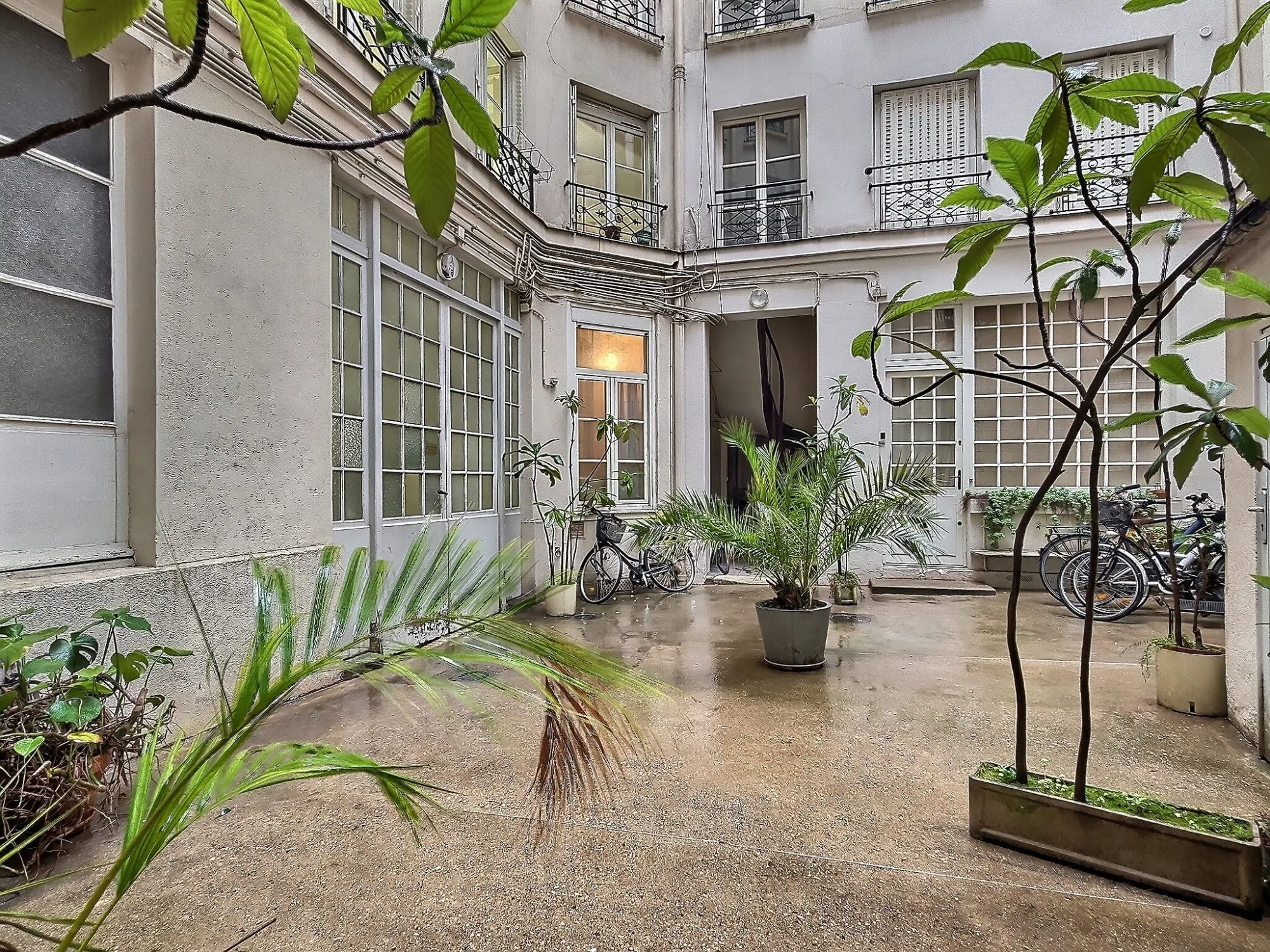 Studio à Paris IX proche Square Montholon - 14,20 m² à rénover 