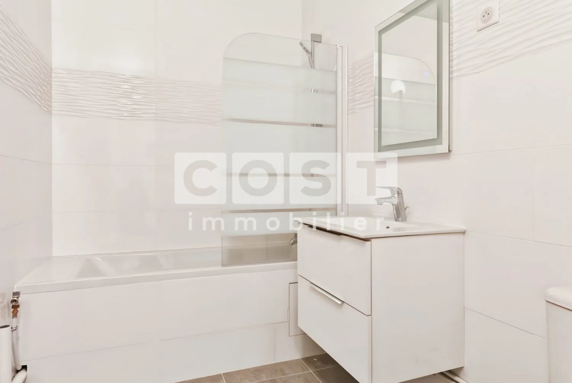 Studio à vendre à Asnières-sur-Seine avec cuisine séparée et extérieur sécurisé 