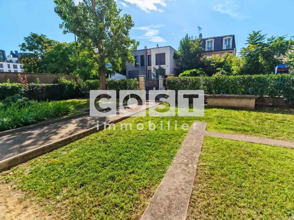 Studio à vendre à Asnières-sur-Seine avec cuisine séparée et extérieur sécurisé