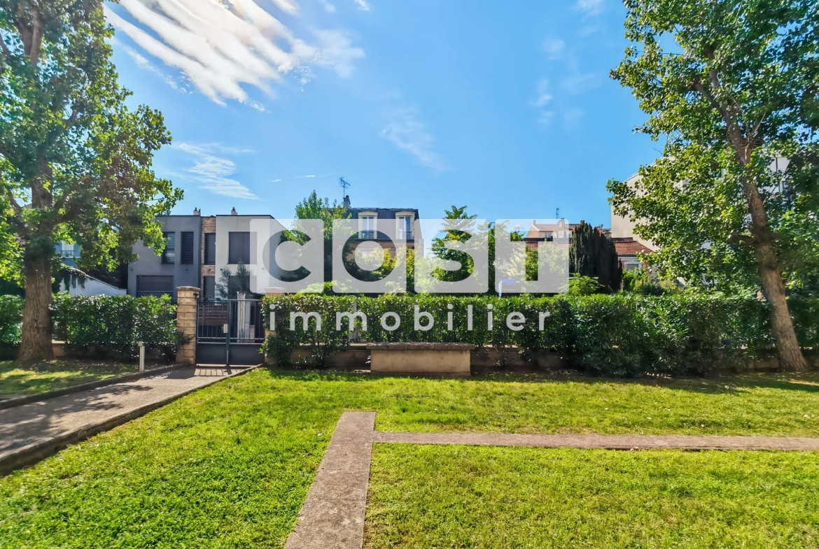 Studio à vendre à Asnières-sur-Seine avec cuisine séparée et extérieur sécurisé 