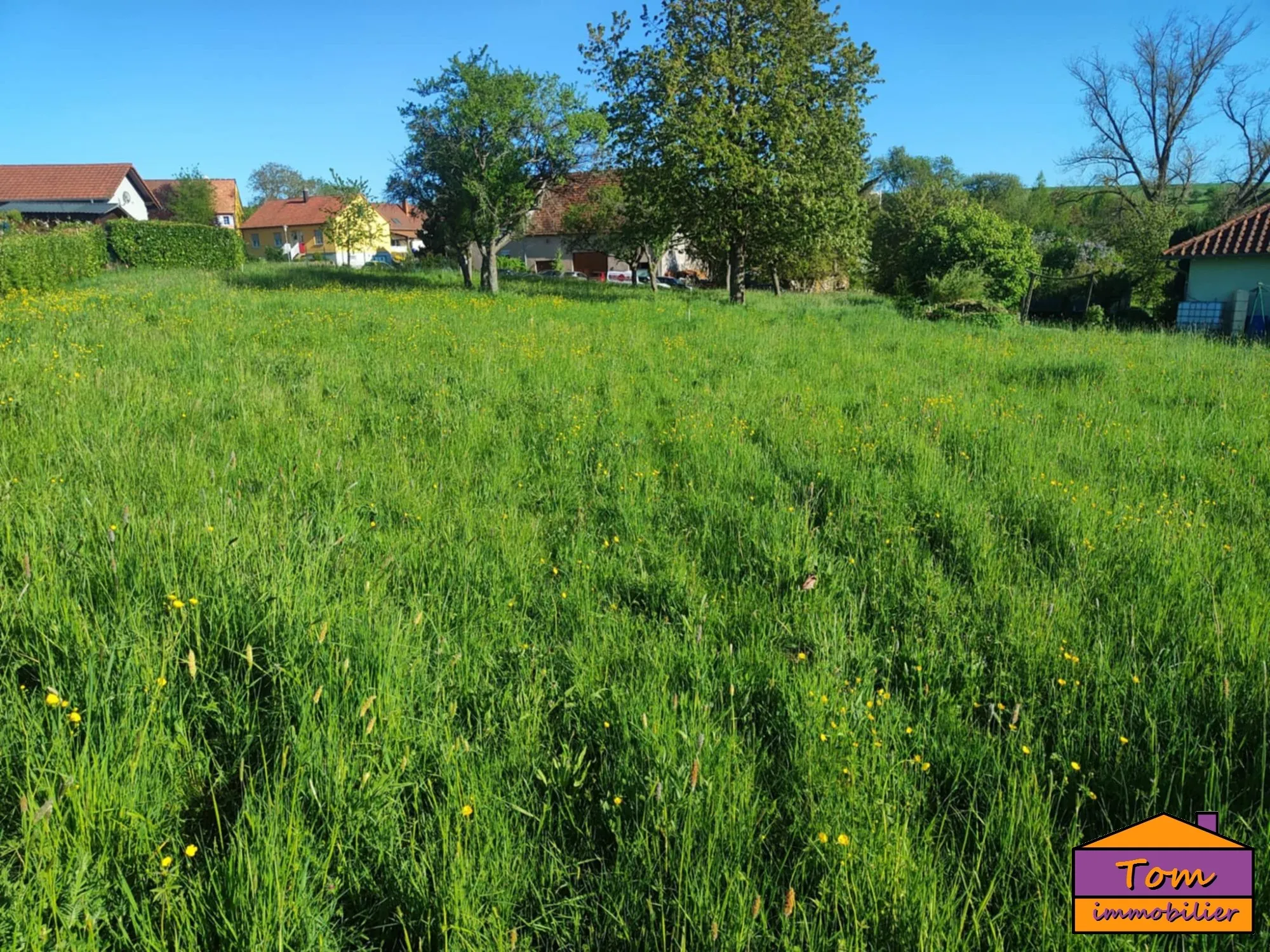 Terrain constructible de 1700 m² à Eschviller, proche frontière et calme 
