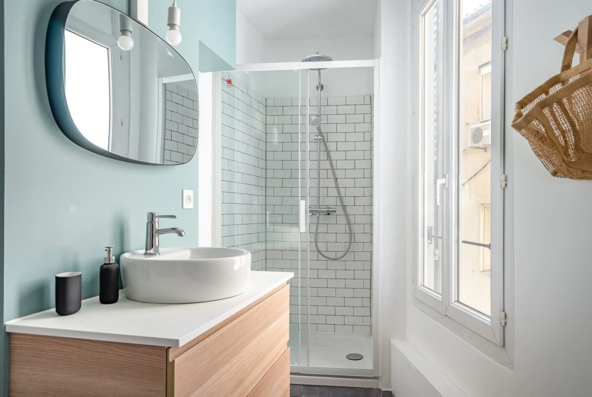 Appartement 2 pièces rénové à Marseille 5ème - Investissement idéal 