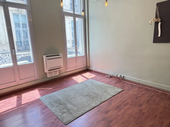 Appartement T3 avec cour à Montpellier Ecusson - Centre historique
