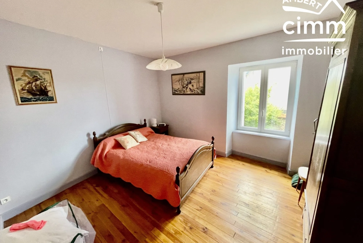 Spacieuse maison en pierres avec jardin au cœur de La Chaise-Dieu 