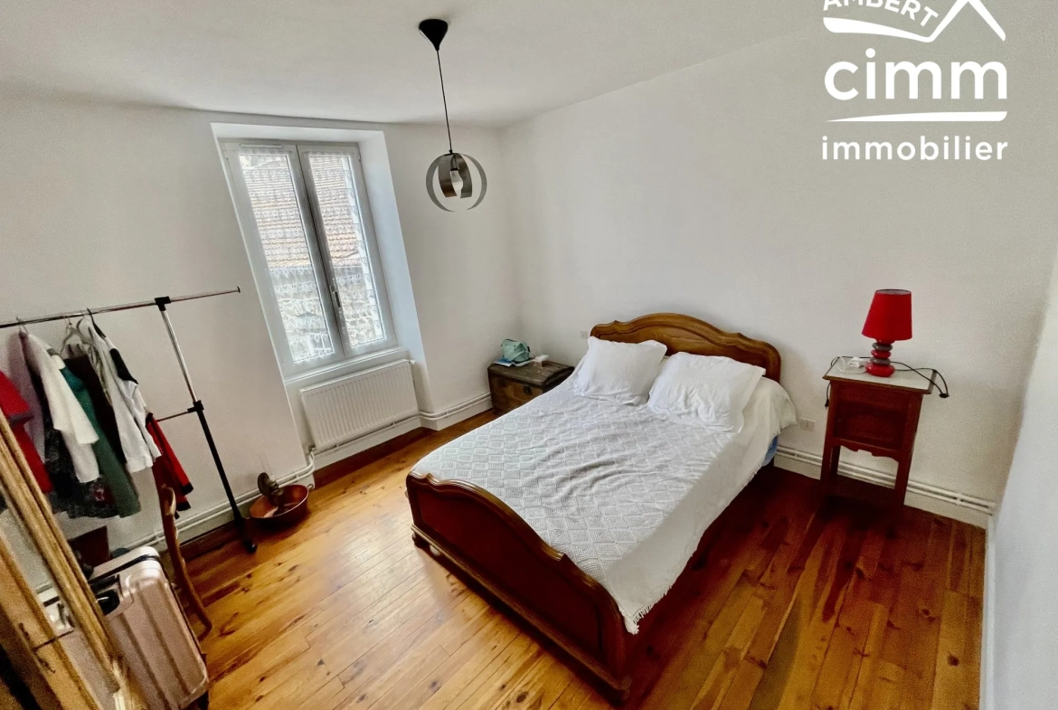 Spacieuse maison en pierres avec jardin au cœur de La Chaise-Dieu 