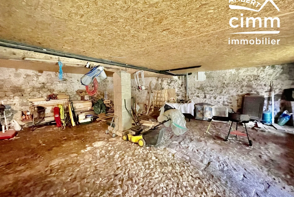 Spacieuse maison en pierres avec jardin au cœur de La Chaise-Dieu 