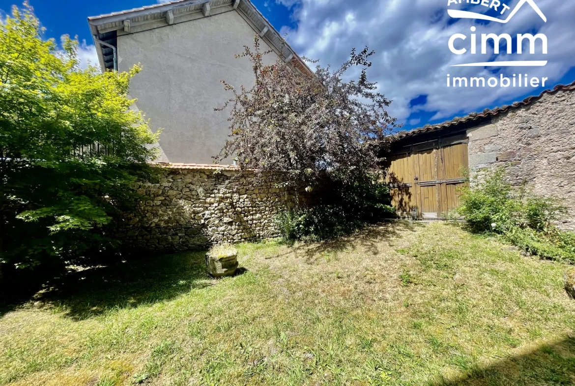 Spacieuse maison en pierres avec jardin au cœur de La Chaise-Dieu 
