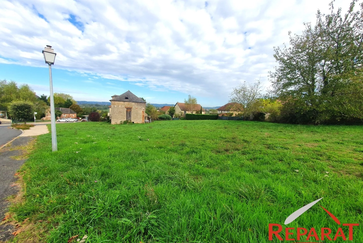 Maison à rénover avec grand terrain constructible à Cosnac 