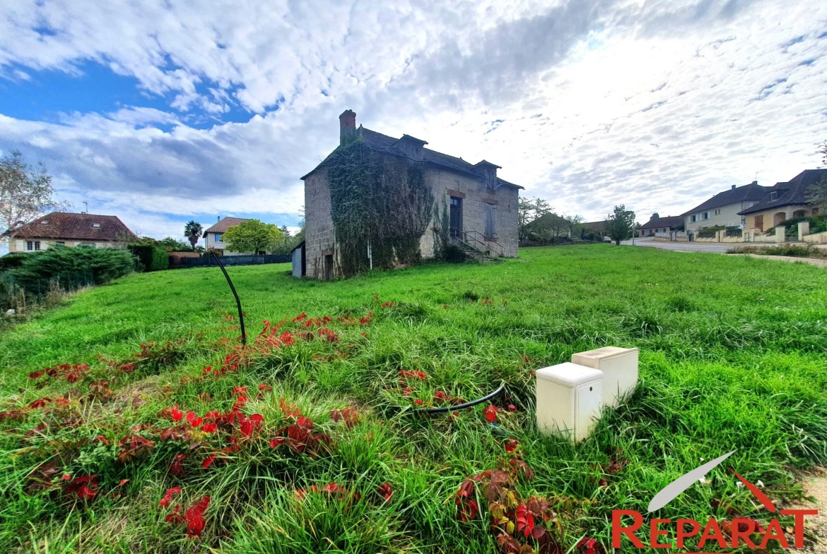 Maison à rénover avec grand terrain constructible à Cosnac 