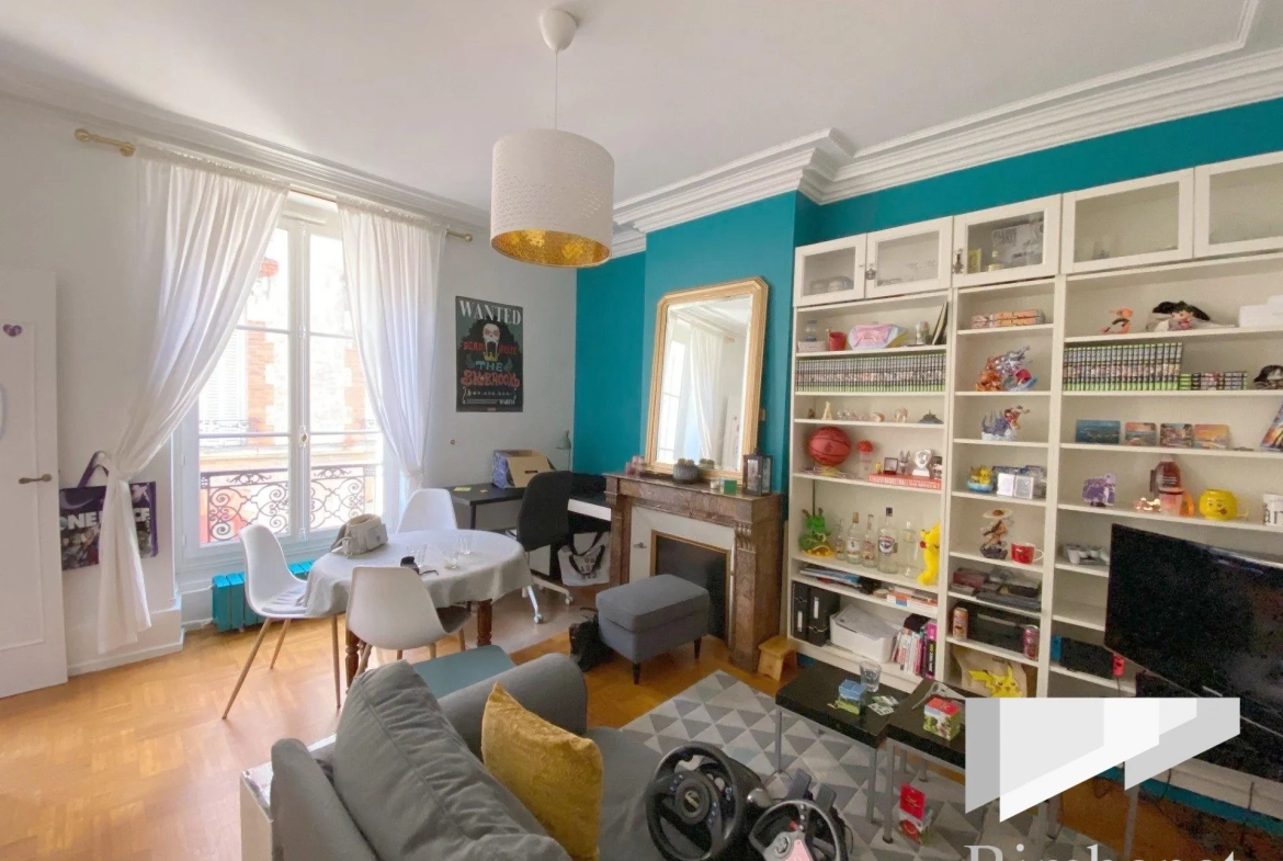 Charmant appartement T1/2 à Orléans, proche transports et commodités, avec cuisine équipée et lumineux séjour 