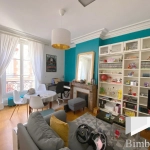 Charmant appartement T1/2 à Orléans, proche transports et commodités, avec cuisine équipée et lumineux séjour