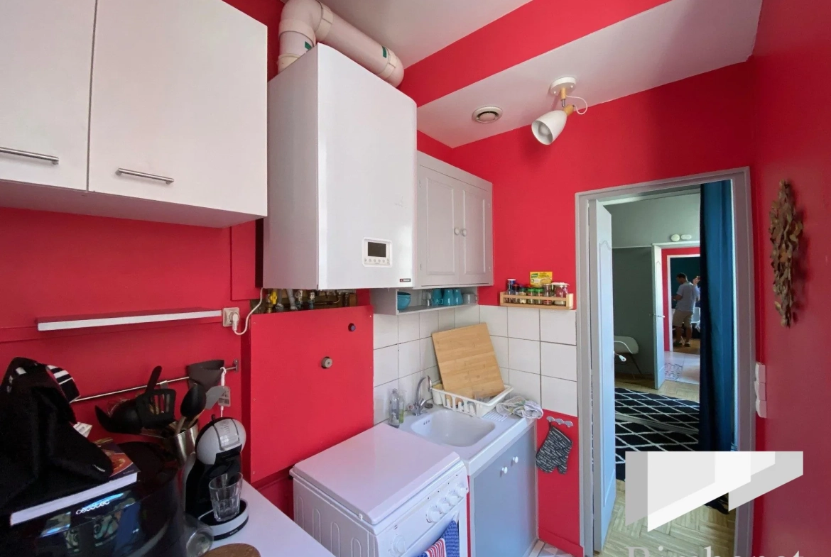 Charmant appartement T1/2 à Orléans, proche transports et commodités, avec cuisine équipée et lumineux séjour 