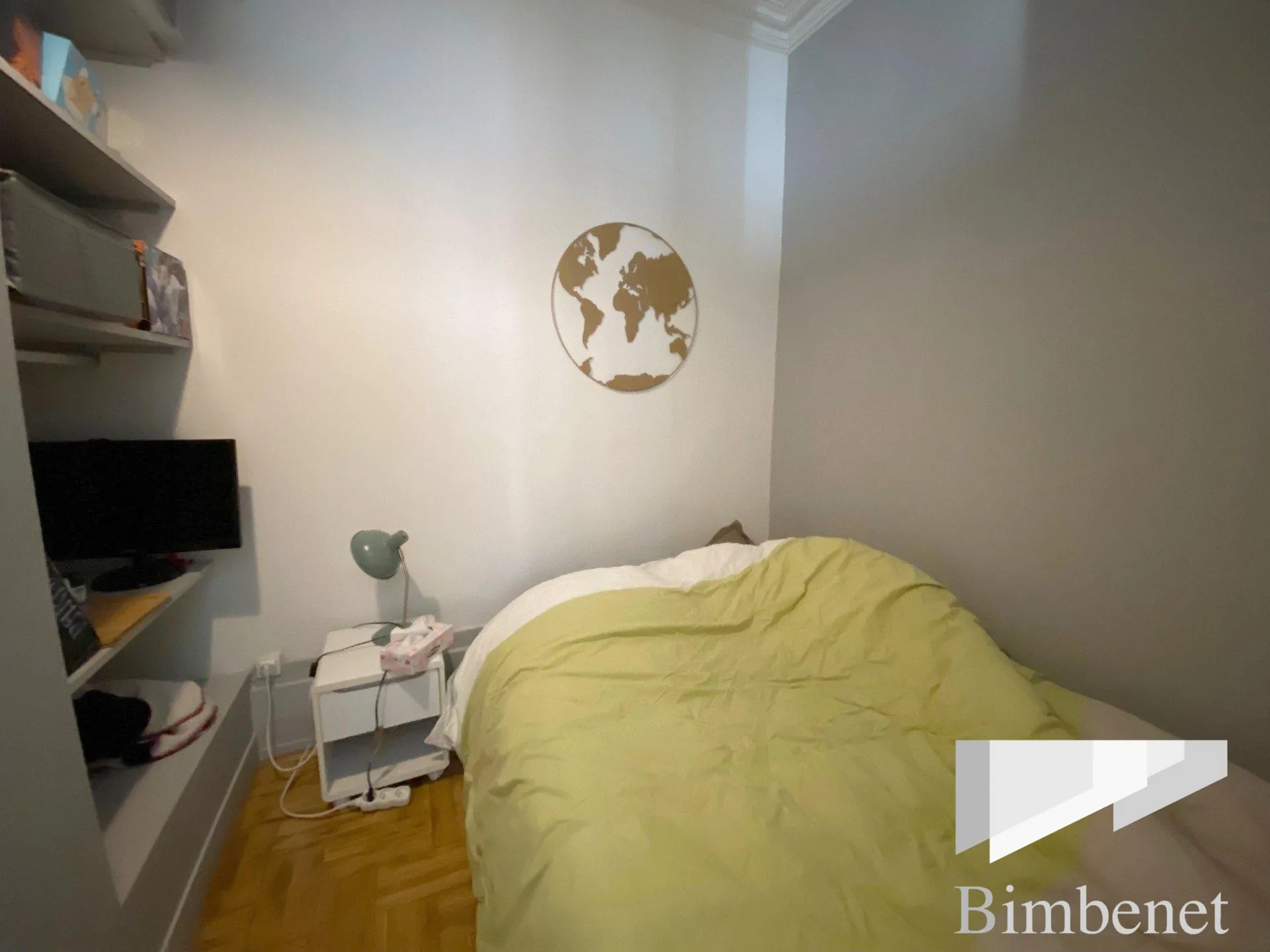 Charmant appartement T1/2 à Orléans, proche transports et commodités, avec cuisine équipée et lumineux séjour 