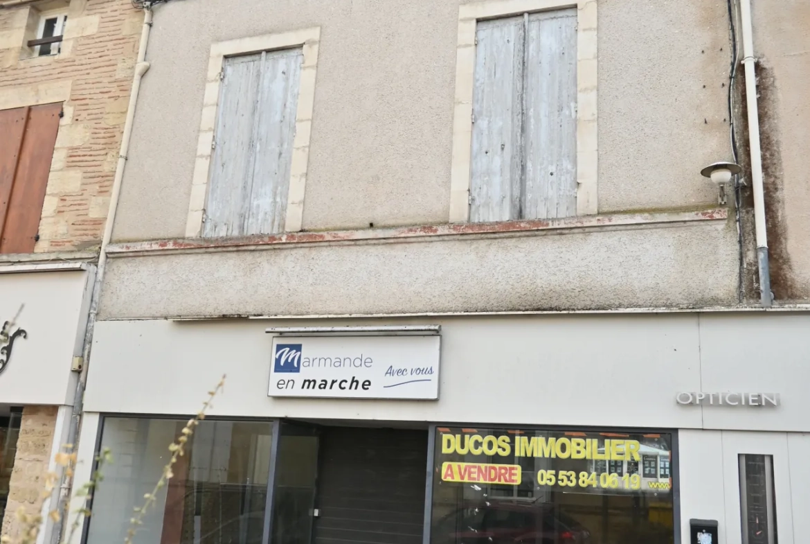 Immeuble à vendre à Marmande avec espace commercial et potentiel résidentiel 