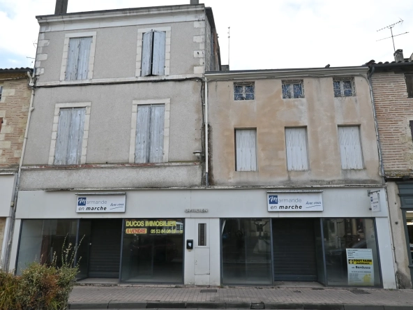Immeuble à vendre à Marmande avec espace commercial et potentiel résidentiel