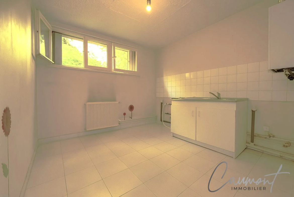 Appartement 2 bis à Bolbec, 60 m² avec parking et environnement calme 
