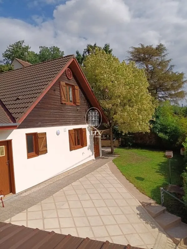 Maison en ossature bois à vendre à Châteaudun, 3 chambres, garage et cave troglodyte 