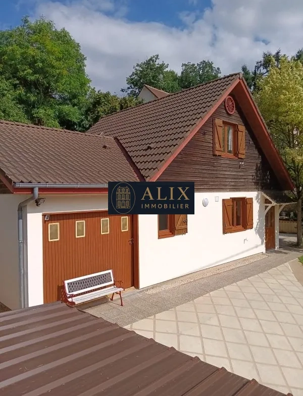 Maison en ossature bois à vendre à Châteaudun, 3 chambres, garage et cave troglodyte 