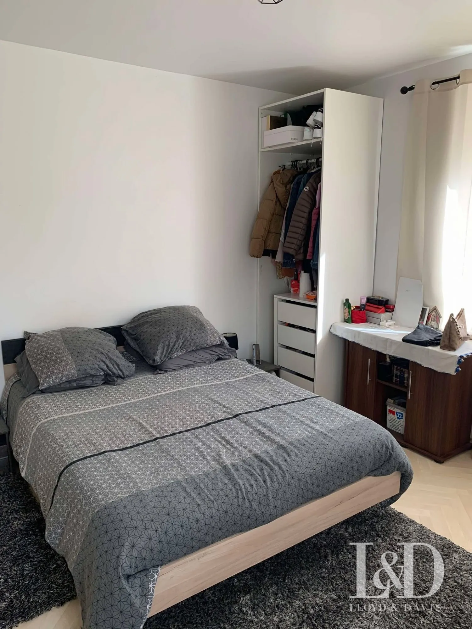 Maison à vendre à Epernay avec cour et cave, 2 chambres - Prix attractif 