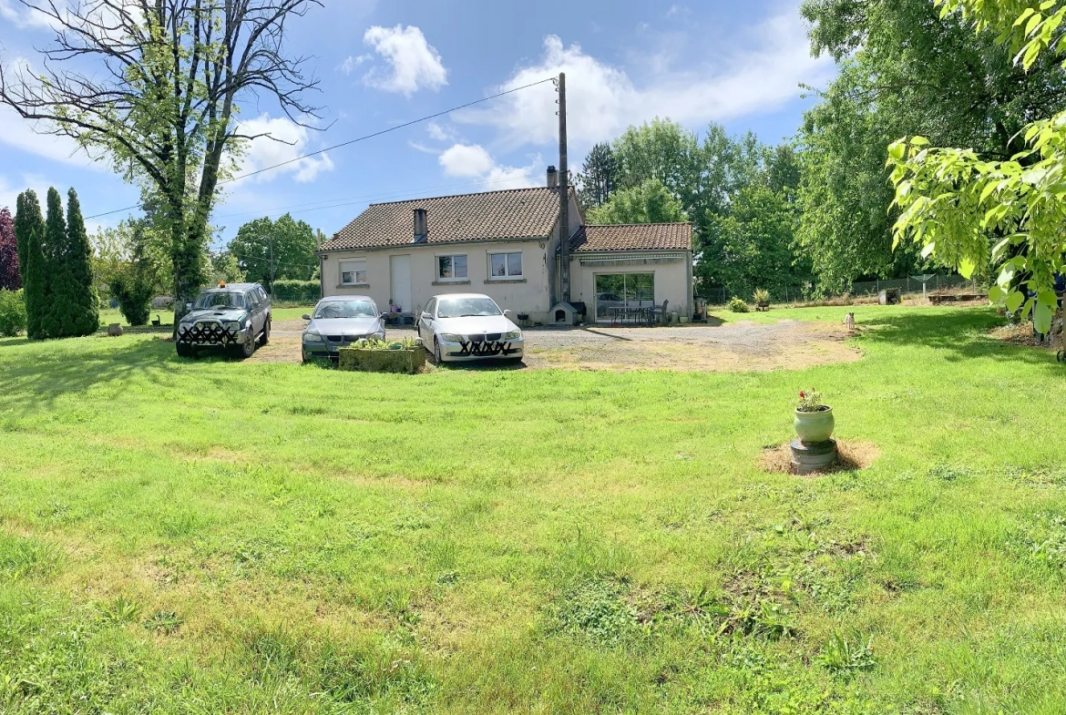 Maison de plain-pied à Aujac (17770) avec terrain de 4000 m² 