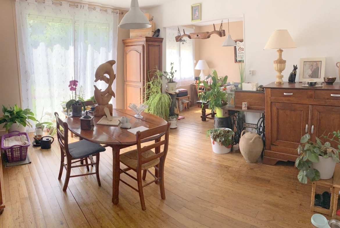 Maison de plain-pied à Aujac (17770) avec terrain de 4000 m² 