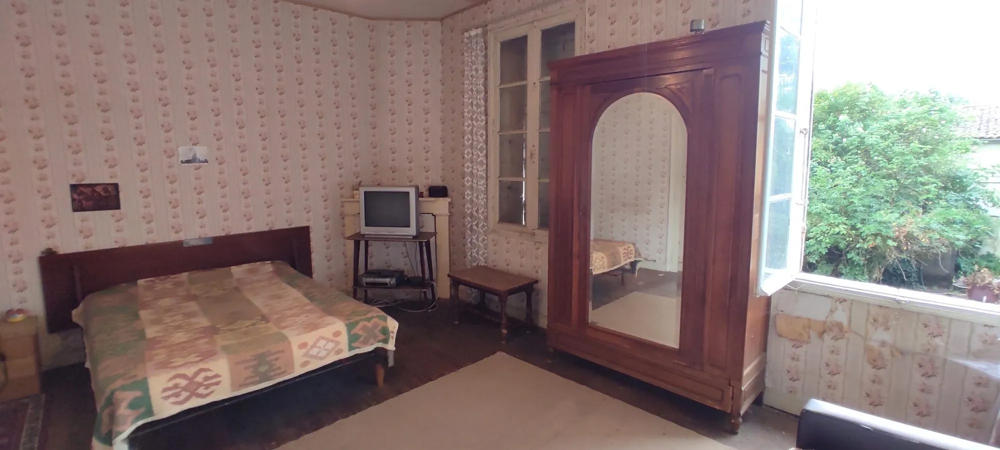 Maison à rénover avec potentiel à Tesson - Saintes, 17460 