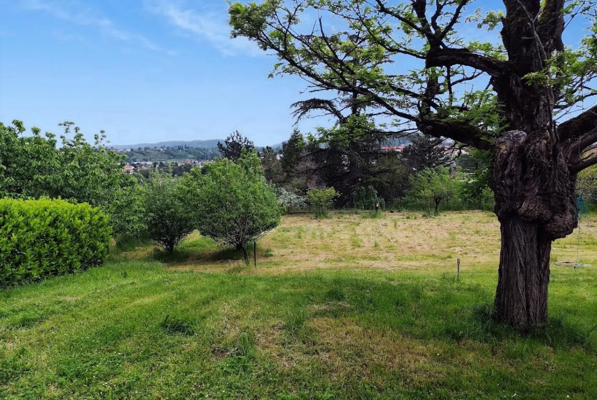 Maison de 90 m² à Villefranche de Rouergue avec jardin et sous-sol 