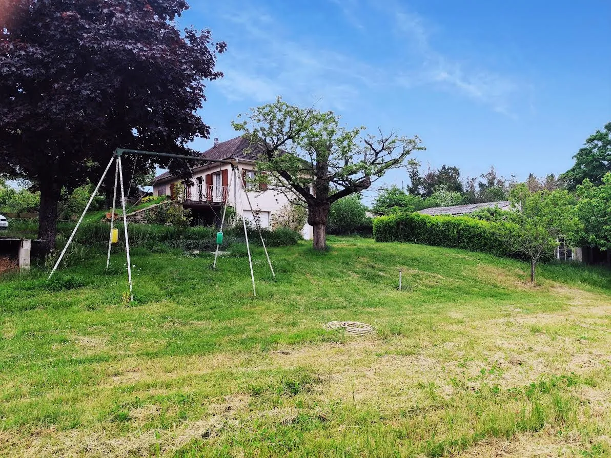 Maison de 90 m² à Villefranche de Rouergue avec jardin et sous-sol 