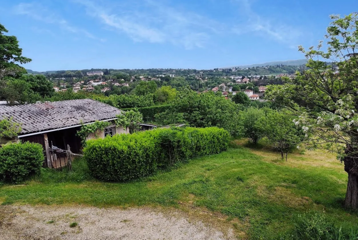 Maison de 90 m² à Villefranche de Rouergue avec jardin et sous-sol 
