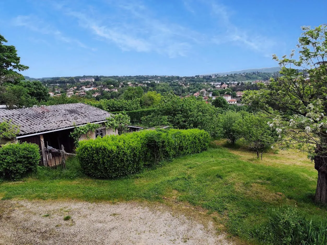 Maison de 90 m² à Villefranche de Rouergue avec jardin et sous-sol 