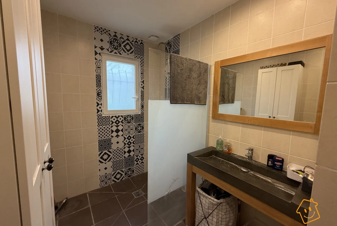 Maison de plain-pied à vendre à Mehun-sur-Yèvre avec jardin et garage 