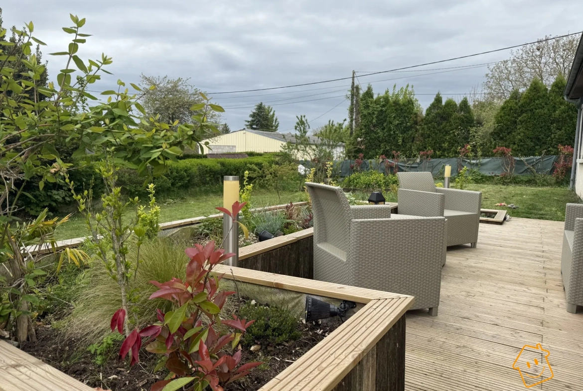 Maison de plain-pied à vendre à Mehun-sur-Yèvre avec jardin et garage 
