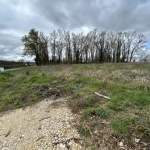 Terrain constructible de 1273 m² à Saint Martin Du Bois proches commodités